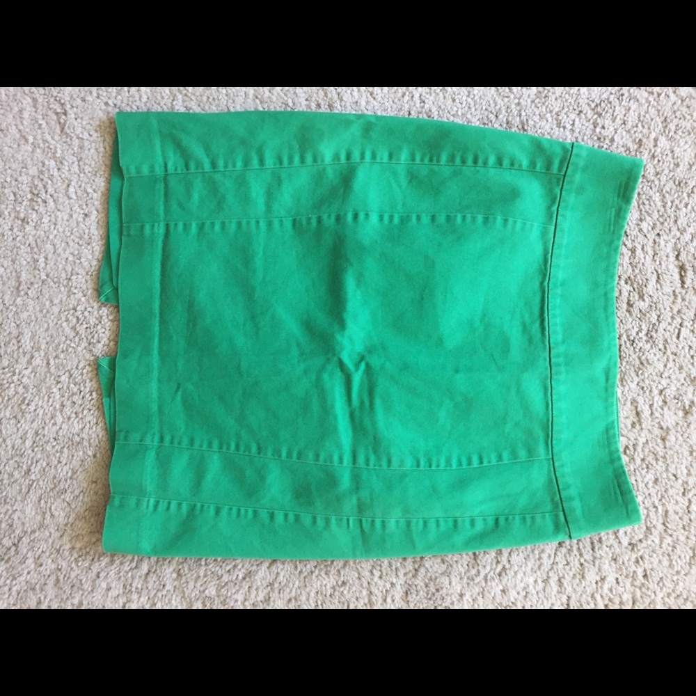 High-waisted green dress skirt